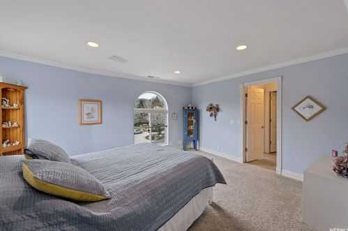 35 Lone Holw Dr, Sandy UT 84092-5530 exterior