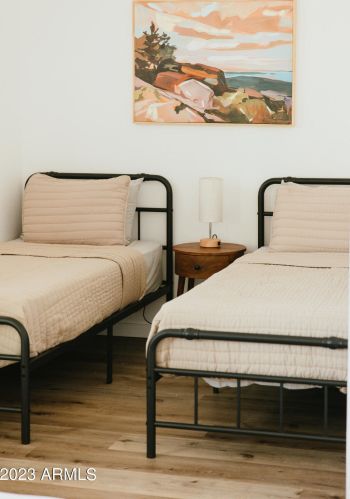 2635 Clarendon Ave, Phoenix AZ 85018-5958 exterior