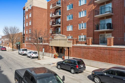 3303 Grove Ave, Forest View, IL 60402-3432