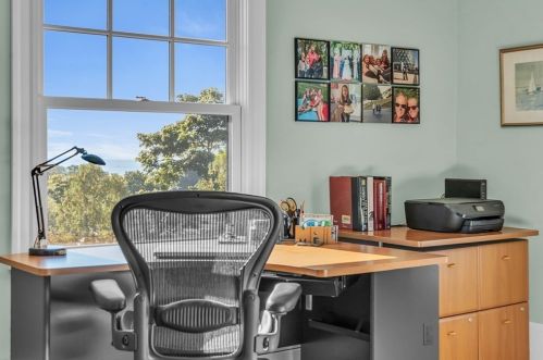 12 Baker Ave, Beverly MA 01915-3504 exterior