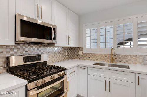 4115 Cinnabar Ave, Phoenix AZ 85020-1734 exterior