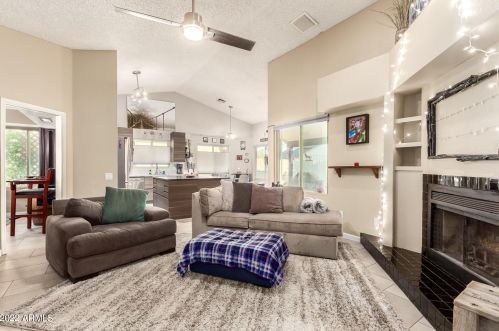 15450 39 St, Phoenix AZ 85018-6406 exterior