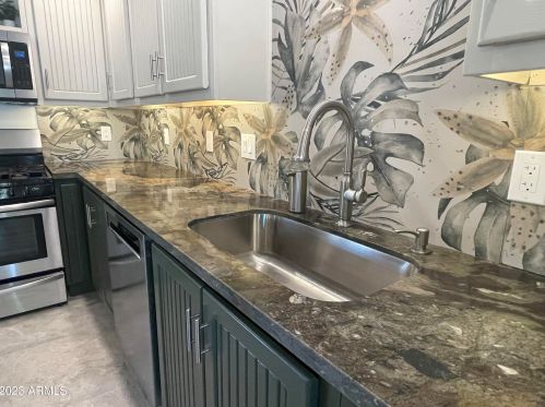 3843 49 Pl, Phoenix AZ 85018-4458 exterior