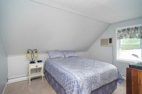 421 Britannia St, Taunton MA 02780-1853 exterior