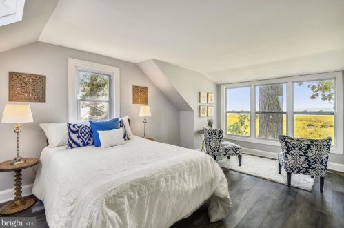 1525 Bay Dr, Shady Side MD exterior