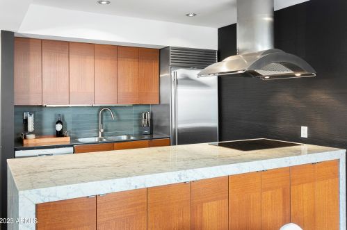 3241 Camelback Rd, Phoenix AZ 85033-1455 exterior