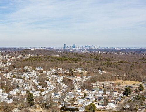 24 Bussey St, Dedham MA 02026-2239 exterior