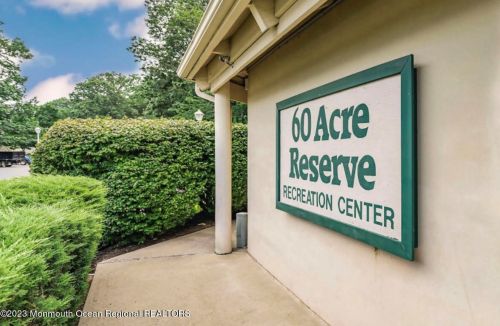 402 Daffodil Dr, Jackson Twp NJ 08527-4127 exterior