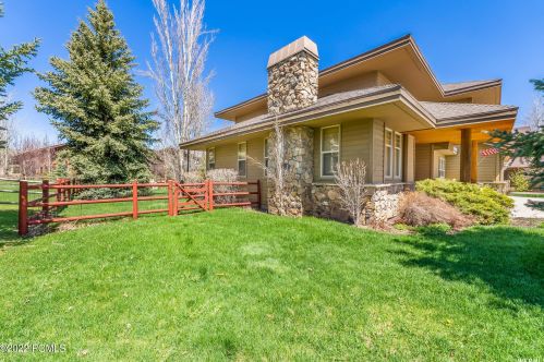 4923 Charlais Ln, Park City UT 84098-7552 exterior