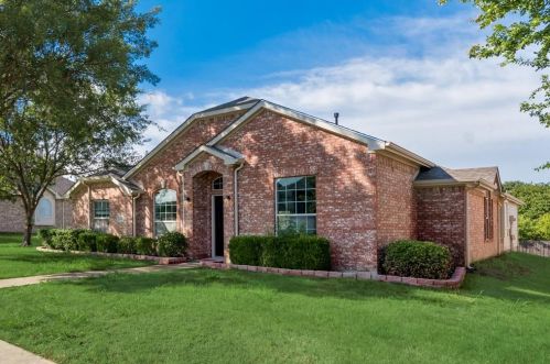 1305 Coastal Dr, Garland TX  75043-1871 exterior