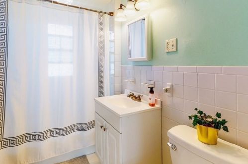 32 Fuller St, Everett MA  02149-4213 exterior