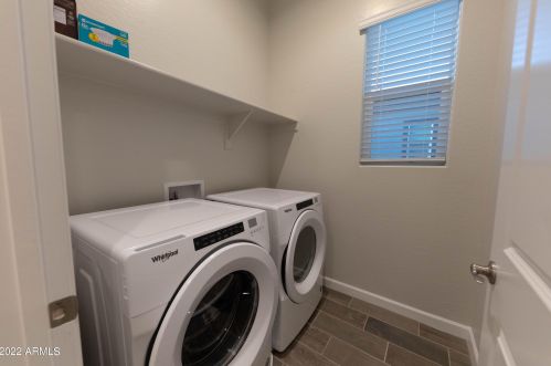 3033 37th Way, Phoenix AZ  85018-2219 exterior