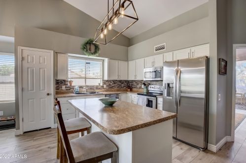 3901 Carol Ann Way, Phoenix AZ 85032-4057 exterior