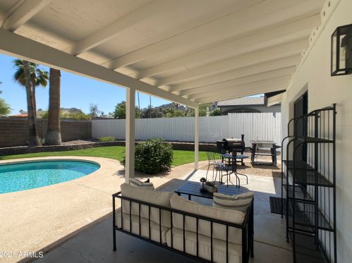 2423 Beryl Ave, Phoenix AZ 85021-2480 exterior