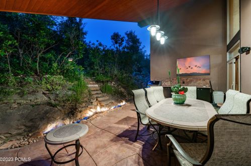 2068 Mahre Dr, Park City UT 84098-8508 exterior