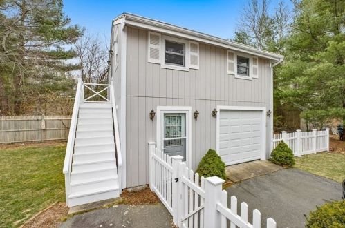 92 Edgewater Dr, Wareham MA 02571-2189 exterior