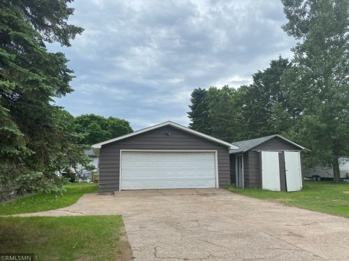 1202 3rd St, Princeton, MN 55371-1420