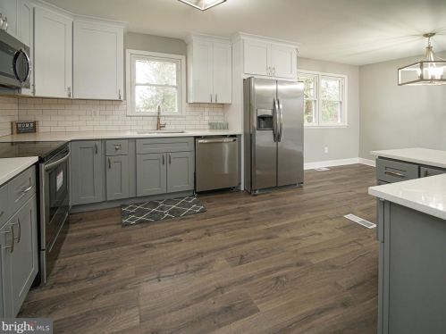 145 Crown Point Rd, West Deptford NJ  08093-1131 exterior