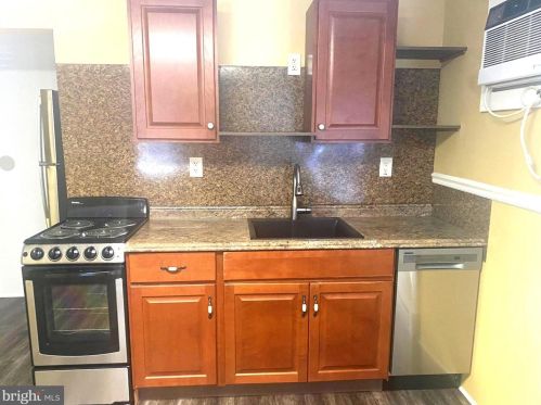 114 Delaware St, West Deptford NJ  08096-5946 exterior