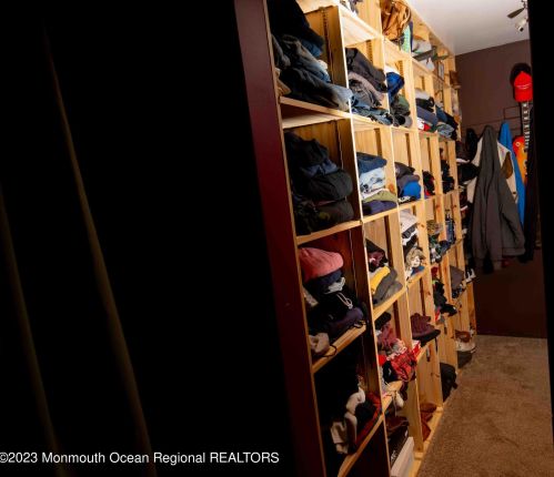 61 Lakeview Dr, Jackson Twp NJ 08527-2701 exterior