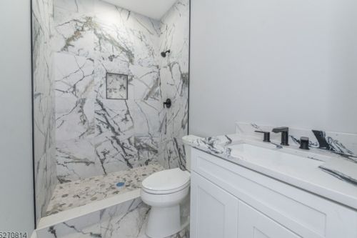 86 Longview Ave, Lake Hiawatha NJ 07034-1108 exterior