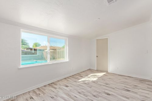 4923 Cheery Lynn Rd, Phoenix AZ  85031-3514 exterior