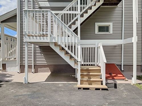 16 Frederick St, Montgomery MA 01085-3180 exterior