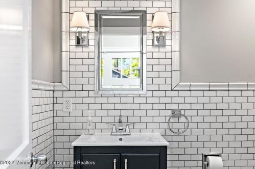 182 Pinckney Rd, Little Silver NJ 07739-1015 exterior