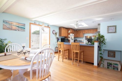 1 Clearwater Dr, Plymouth, MA 02360-1539