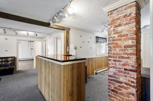 1062 Taunton Ave, Seekonk MA 02771-3111 exterior