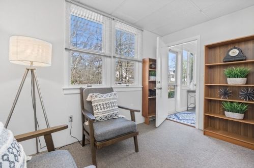 67 Bourne St, Newton MA 02466-1707 exterior