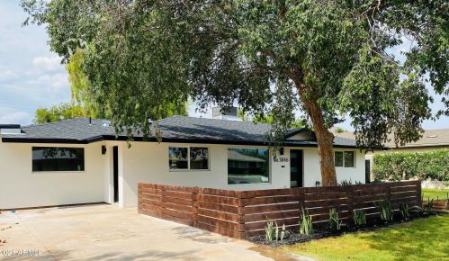 3846 Clarendon Ave, Phoenix AZ 85033-4124 exterior