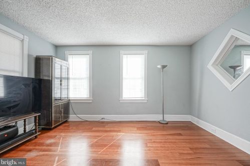 200 Delsea Dr, West Deptford NJ  08093-1221 exterior