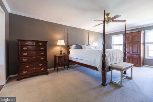 33 Winthrop Rd, Trenton NJ 08648-1557 exterior