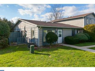 65 Cedarwood Ct, West Deptford NJ  08066-2417 exterior