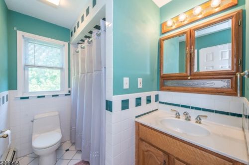 31 Courtland Dr, Wantage NJ  07461-1711 exterior