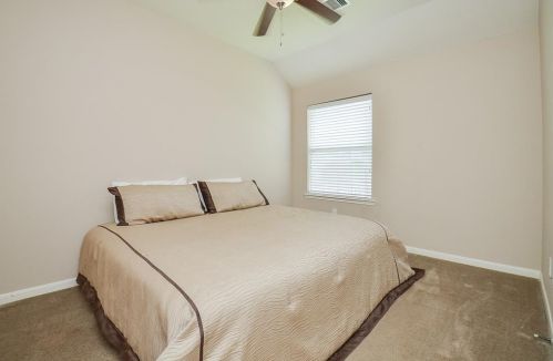 9111 Bonbrook Bnd Ln, Richmond TX 77469-4730 exterior