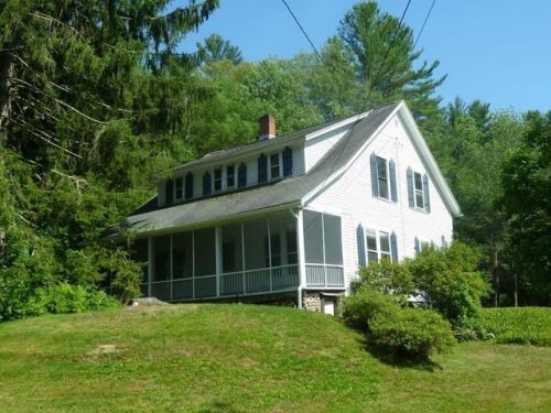 16 Jones Rd, Amherst, MA 01002-9715