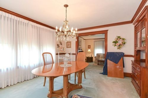 12 Lockeland Ave, Arlington MA 02476-6342 exterior