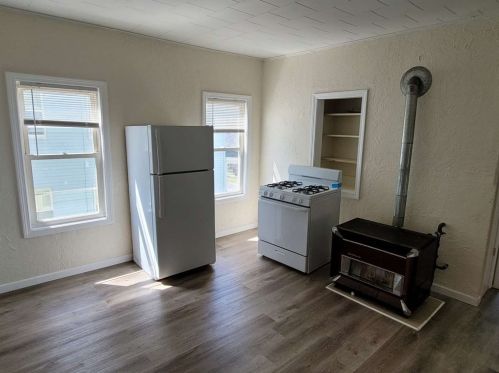 26 Hooper St, Worcester MA 01605-2748 exterior