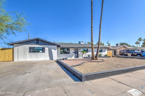 3212 Captain Dreyfus Ave, Phoenix AZ  85032-6146 exterior