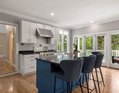 8 Clemmons St, Southborough MA  01772-1314 exterior