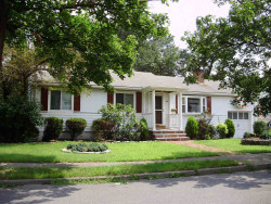 54 Selwyn Rd, Newton, MA 02461-2126