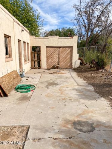 5651 8th St, Phoenix, AZ 85040-3126