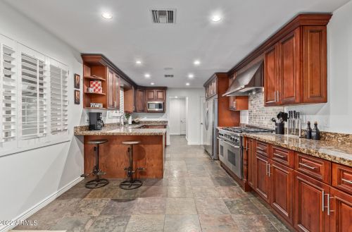 6849 2nd St, Phoenix AZ  85012-1005 exterior