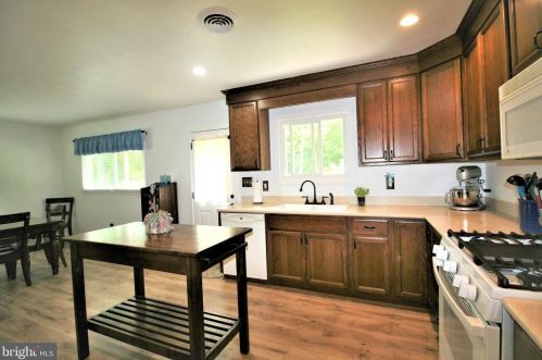 28150 Gaunts Brg Rd, Columbus NJ 08022-1813 exterior