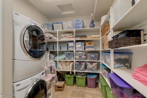 1465 Caribbean Ln, Phoenix AZ 85023-6792 exterior