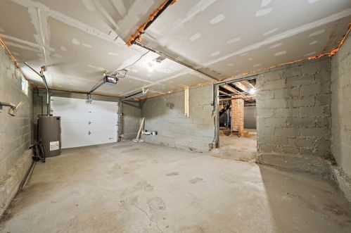 210 Hart St, Taunton MA  02780-6945 exterior