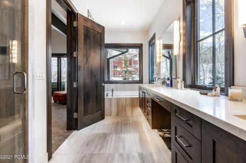 2424 Iron Mtn Dr, Park City UT 84060-6559 exterior