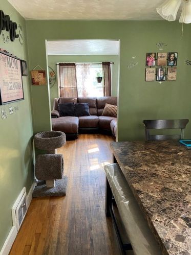 34 Minthorne St, Worcester MA  01603-2106 exterior